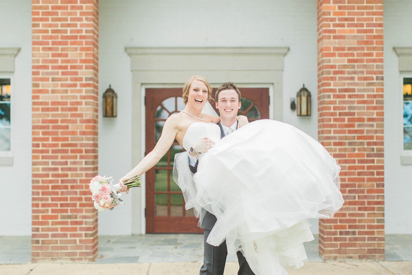 Anna & Garrett Rustic Barn Wedding_0012