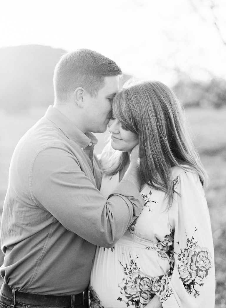 Katelyn & Michael | Big Spring Farm Maternity Session | Jillian ...